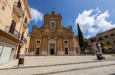 ALCAMO, İtalya, 2 Temmuz 2023 - Santa Maria Assunta Bazilikası, Alcamo, Sicilya, İtalya