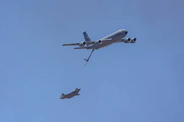 F35 jetini doldurmak için hava kuvvetleri yakıt ikmali jeti genişletildi.