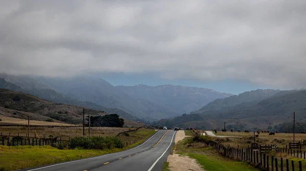 Bela Rodovia Dia Nebuloso Nublado Longo Costa Oeste Califórnia Perto — Fotografia de Stock
