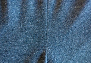 Değişiklik, önce ve sonra, kumaştan iplik temizleme tedavisi.