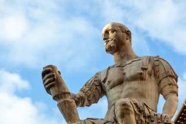 Giovanni anıt delle Bande Nere Piazza San Lorenzo tarafından Baccio Bandinelli'nin, Florence, İtalya