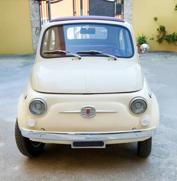Florencja Włochy Stycznia 2012 Fiat 500 Był Jednym Najczęściej Produkowanych Obraz Stockowy