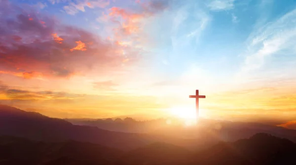 Símbolo Crucifixo Jesus Fundo Céu Pôr Sol Montanha — Fotografia de Stock