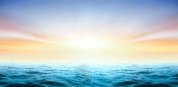 Naturaleza Hermosa Luz Atardecer Amanecer Sobre Mar Imagen De Stock