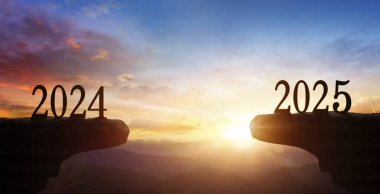 2024 ile 2025 yılları arasında Siluet 'in günbatımında