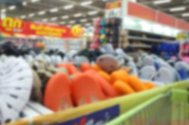Alışveriş merkezindeki süpermarketin bulanık görüntüsü