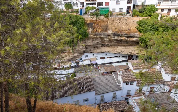 Exposure Setenil Las Bodegas Famous Its Dwellings Built Rock Overhangs —  Fotos de Stock