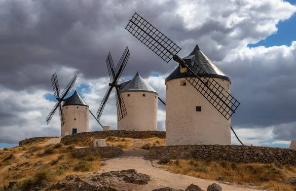 Hermosa Exposición Los Molinos Consuegra Amanecer Situados Castilla Mancha España —  Fotos de Stock