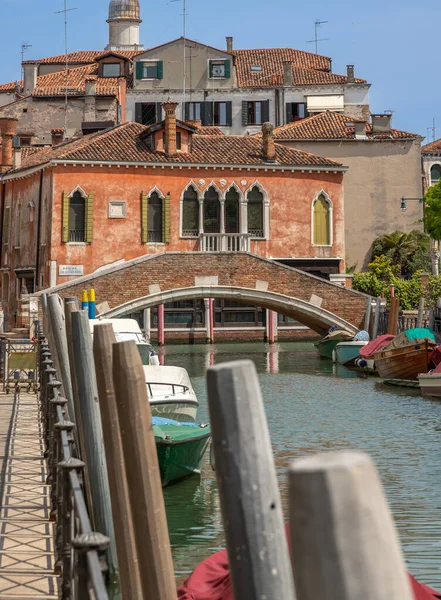 Ekspozycja Dokonana Wenecji Ponti Amore Słoneczny Dzień Ukazujący Piękne Widoki — Zdjęcie stockowe