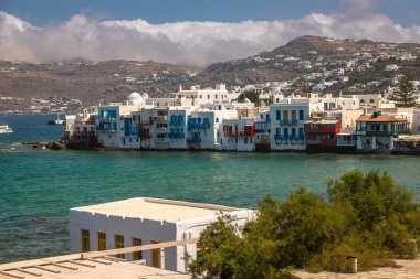 Mykonos 'un Deniz Burnu Maruziyeti, bu muhteşem Yunan adasının güzel yeşil suyunu gösteriyor.