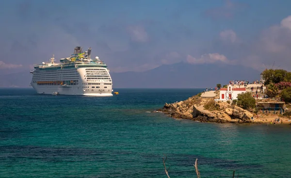 米科诺斯的海景曝光 展示了这个宏伟的希腊岛屿美丽的绿水 — 图库照片