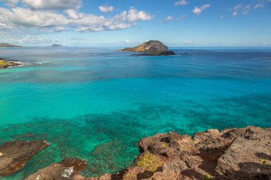 Makapu Gözcüleri 'nin Makapuu Sahili, Kaohikaipu Adası ve Manana Adası' ndan güzel bir manzara.