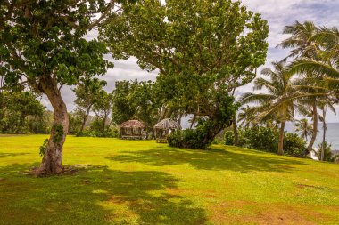 Lotofaga yakınlarındaki adanın güney kıyısında Samoa 'nın inanılmaz kıyı şeridine maruz kalmışlar.