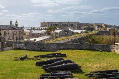 Bermuda 'nın en büyük kalesi olan kalede kullanılan topçu ateşi