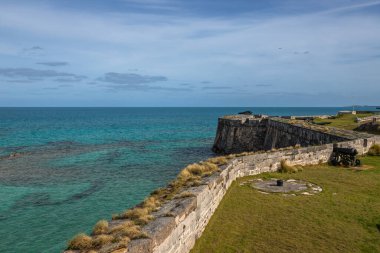Bermuda 'nın en büyük kalesi olan kalede kullanılan topçu ateşi