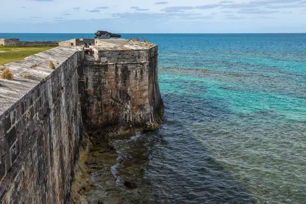 Bermuda 'nın en büyük kalesi olan kalede kullanılan topçu ateşi