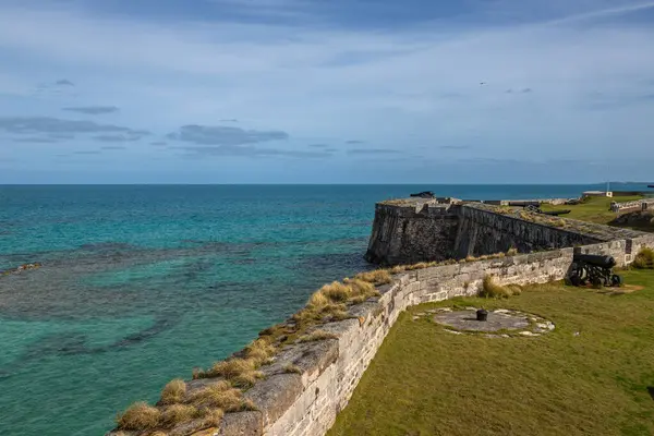 Bermuda 'nın en büyük kalesi olan kalede kullanılan topçu ateşi