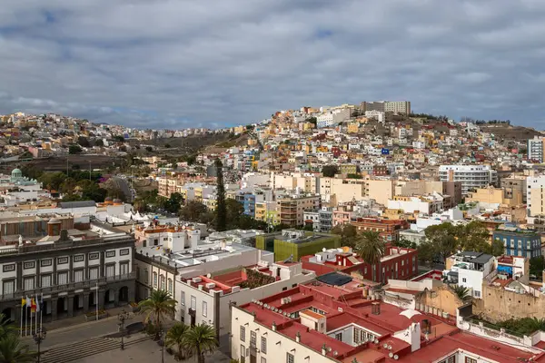 Las Palmas şehri, Gran Canaria İspanya 'nın başkenti.