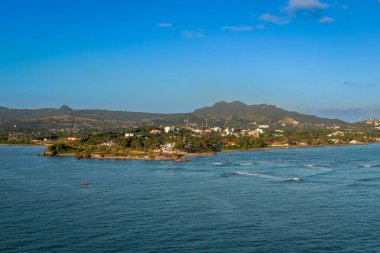 San Felipe de Puerto Plata, Dominik Cumhuriyeti 'ndeki Parque La Puntila ve Fortaleza de San Filipe manzaralı Puerto Plata' da, Puerto Plata 'ya varırken çekim tamamlandı.
