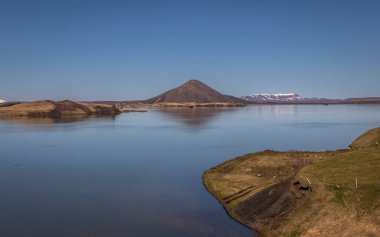 Skutustadagigar Kraterleri, Krafla volkan sisteminin yakınında yer alan çok volkanik olan Myvatn Gölü bölgesinde bulunur. Gölün doğası ve bölgenin volkanizması bu alışılmadık oluşumların oluşmasına yol açtı..
