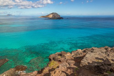 Makapu Gözcüleri 'nin Makapuu Sahili, Kaohikaipu Adası ve Manana Adası' ndan güzel bir manzara. 