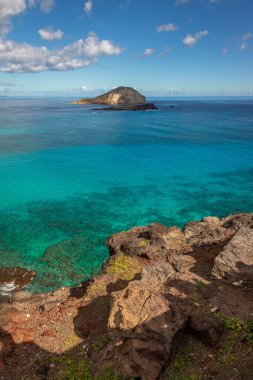Makapu Gözcüleri 'nin Makapuu Sahili, Kaohikaipu Adası ve Manana Adası' ndan güzel bir manzara.