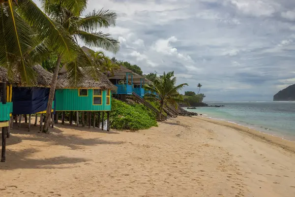 Lalomanu Sahili, Upolu 'nun güney kıyısında bulunan, dünyanın en iyi 10 plaj boşaltma bölgesinden biri olan Samoa' nın resimli beyaz kumsalıdır.