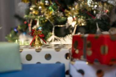 Noel için dekorasyon, Noel ve Yeni Yıl kutlamalarına hazırlanmanın eğlenceli bir yoludur.