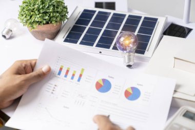 Rüzgar enerjisinden elektrik üretiliyor.
