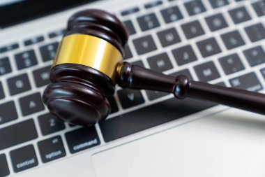 Yargı çekici ve bilgisayar