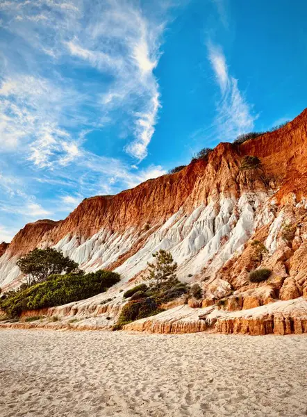 Falesia Sahili, Algarve, Portekiz 'deki çarpıcı uçurumlar. Yüksek kalite fotoğraf