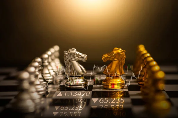 Χρυσό Σκάκι Για Χρησιμοποιήσετε Την Επιχειρηματική Στρατηγική Του Αντιπάλου Σας — Φωτογραφία Αρχείου