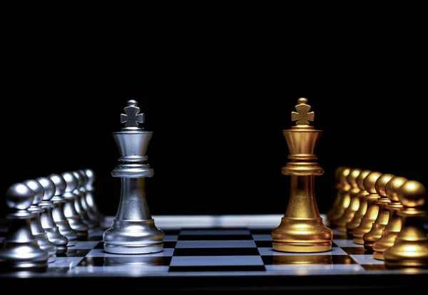 Золотий Шаховий Король Веде Срібні Шахові Фігури Шахівниці Бізнес Успіх — стокове фото