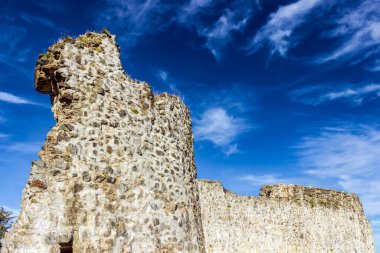 Eski bir Bizans kalesinin kalıntıları.