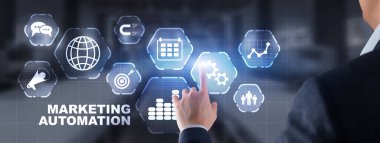 Pazarlama Otomasyon Teknolojisi İnternet Ağı kavramı.