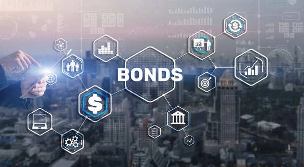Empresário Clica Uma Tela Virtual Ligações Bond Finance Conceito Tecnologia — Fotografia de Stock