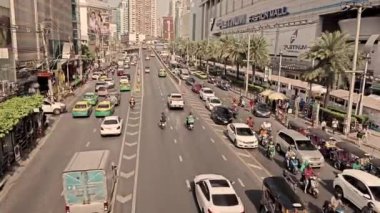 Bangkok, Tayland Mayıs 2023. Bangok şehir merkezinde trafik var..