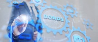 İşadamı yazılı tahvillere tıklıyor. Bond Finans Bankacılık Teknolojisi Konsepti.
