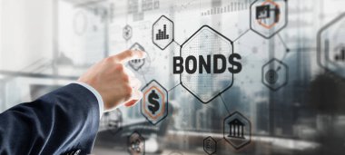 İşadamı yazılı tahvillere tıklıyor. Bond Finans Bankacılık Teknolojisi.