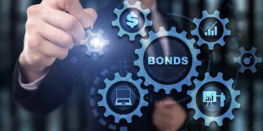 İşadamı yazılı tahvillere tıklıyor. Bond Finans Bankacılık Teknolojisi Konsepti.