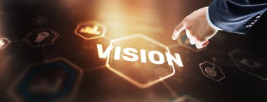 Vizyon. İş adamları ve arka planda modern şehir. Sanal ekran.