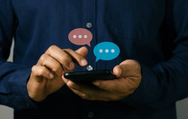 iletişim kavramı akıllı telefon görüşmesi sosyal medya aracılığıyla
