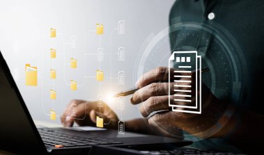 Bulut teknolojisi ve veri depolama kavramı. İnternet bulut teknolojisi ile veri ve bilgi alışverişi kavramı. Isometric dosya paylaşımı