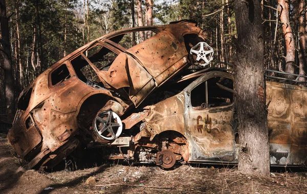 War Ukraine Burnt Civilian Cars Pile Destroyed Cars Irpin Kyiv — Stock Photo, Image