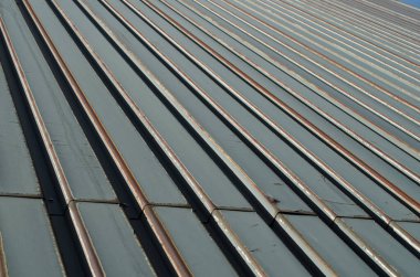 Oluklu demirden yapılmış hava geçirmez çelik cephe