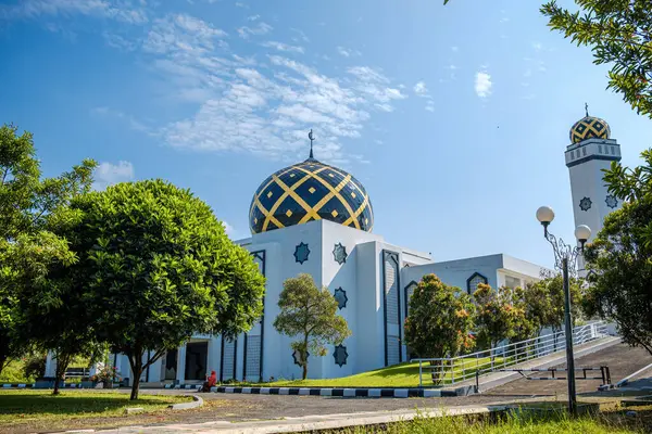 Taufik Мечеть Известный Kuningan Islami Фонарик Который Находится Улице Soekarno — стоковое фото