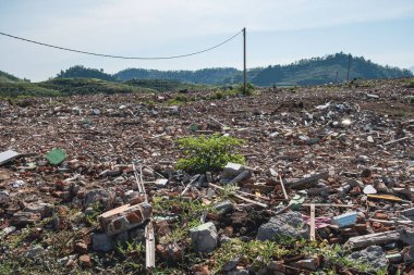 Uzak bir köydeki çok sessiz bir yerin portresi. 