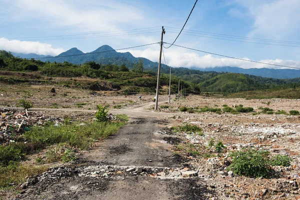 Uzak bir köydeki çok sessiz bir yerin portresi. 