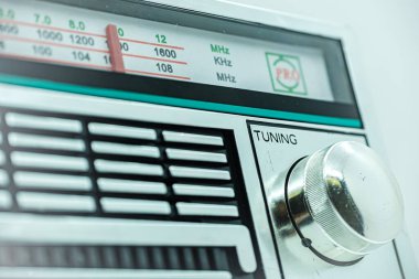 Bizi nostaljik yapan eski zamanların radyolarının portresi. 