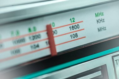 Bizi nostaljik yapan eski zamanların radyolarının portresi. 